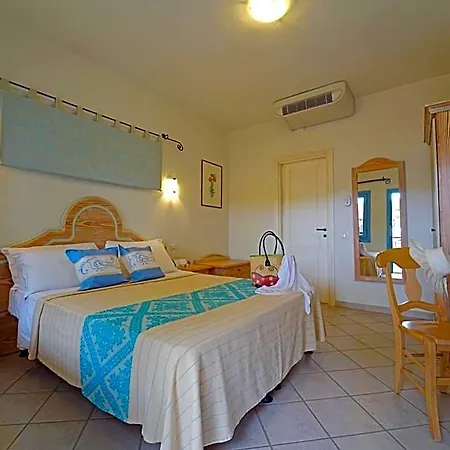 Colostrai Club Hotel